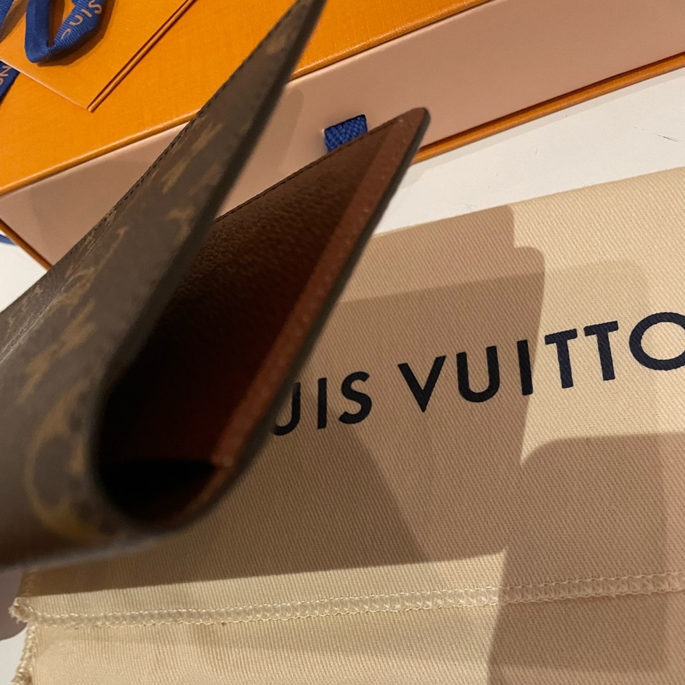 Authentic Louis Vuitton Pocket Agenda Cover - Picture 5 of 9